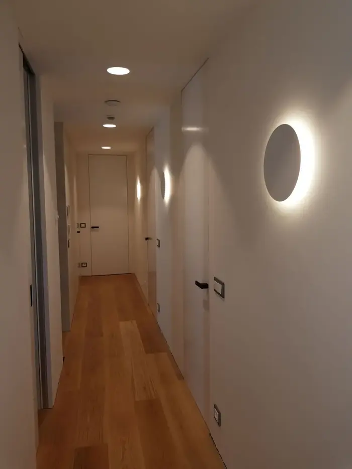 Halla Ture, LED disk s nepřímým osvětlením